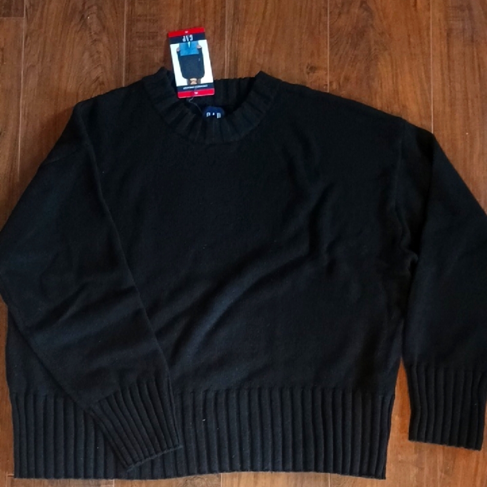 GAP Women's Black Crewneck Sweater